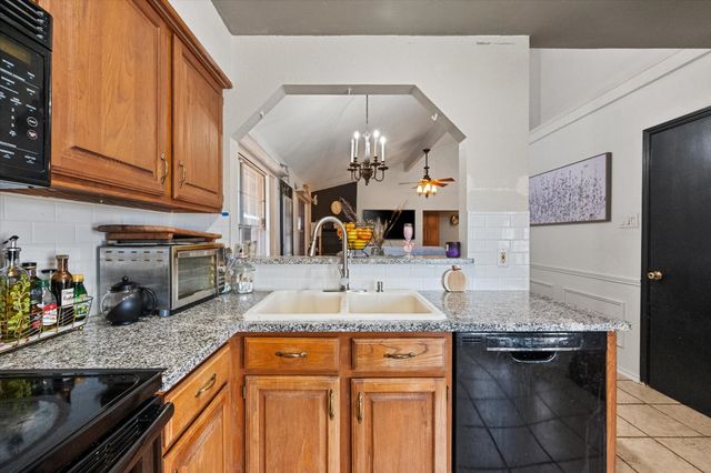 6716 Copperwood Court, Arlington, TX 76001