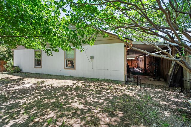 6716 Copperwood Court, Arlington, TX 76001