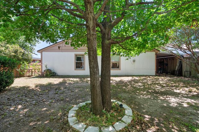 6716 Copperwood Court, Arlington, TX 76001