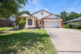 6716 Copperwood Court, Arlington, TX 76001