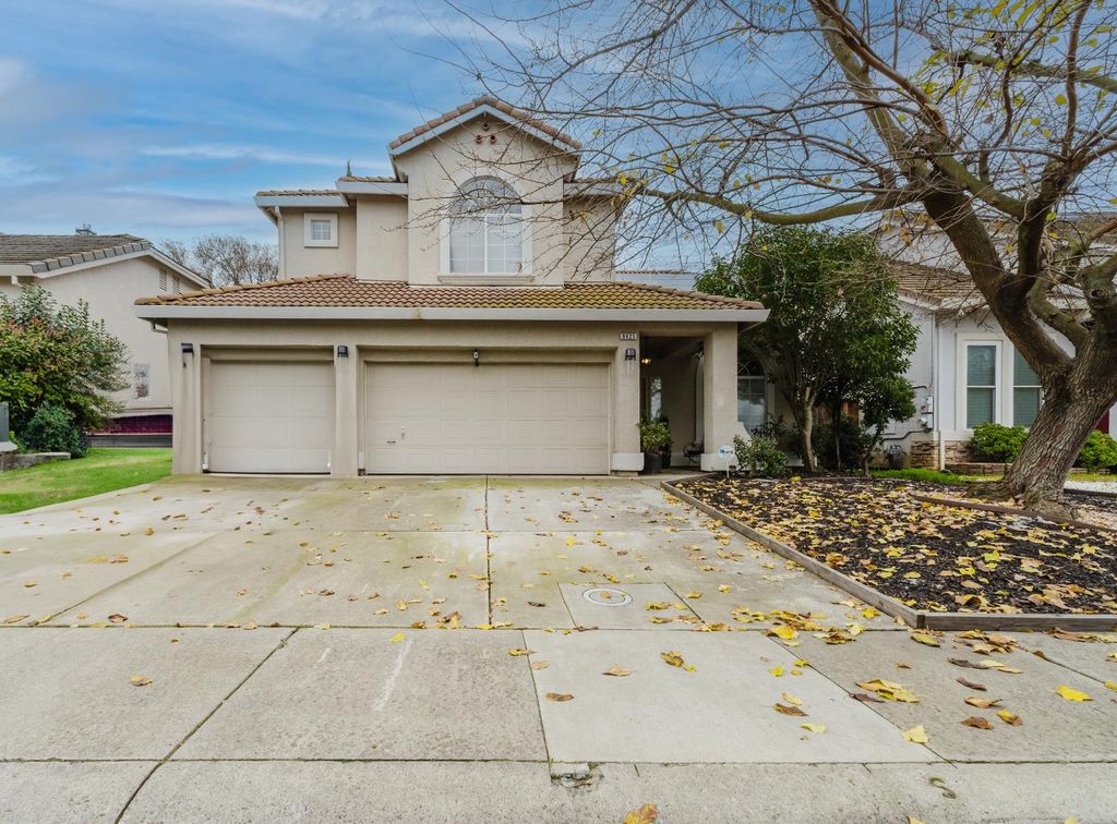 8825 Sheldon Creek Dr, Elk Grove, CA 95624