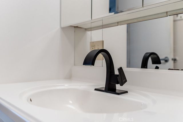 1300 W Menlo Avenue 155, Hemet, CA 92543