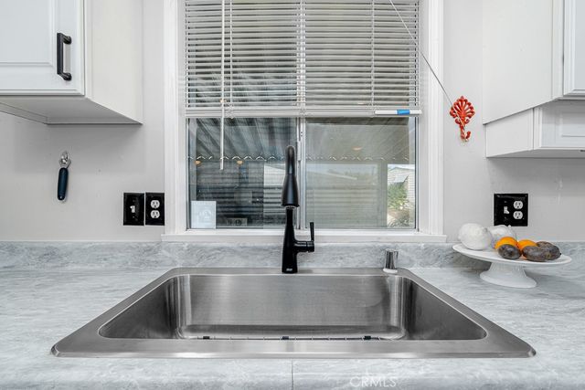 1300 W Menlo Avenue 155, Hemet, CA 92543