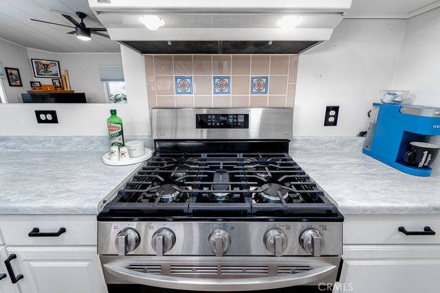 1300 W Menlo Avenue 155, Hemet, CA 92543