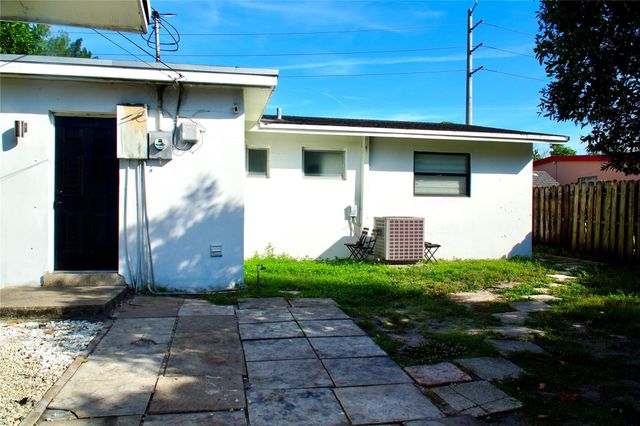 521 NW 20th Ave, Fort Lauderdale, FL 33311