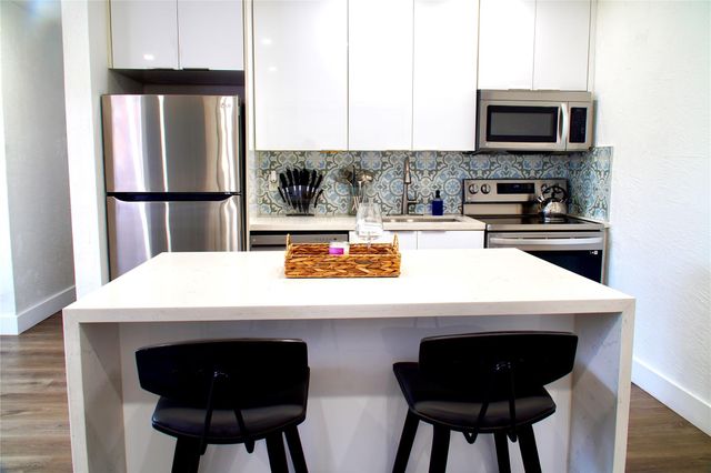 521 NW 20th Ave, Fort Lauderdale, FL 33311