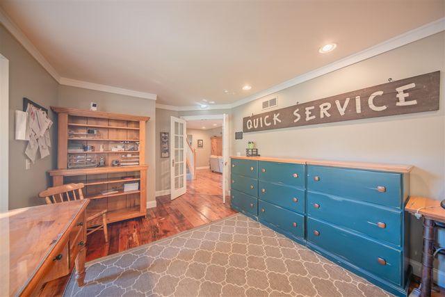 1083 Chestnut Lane, South Lyon, MI 48178