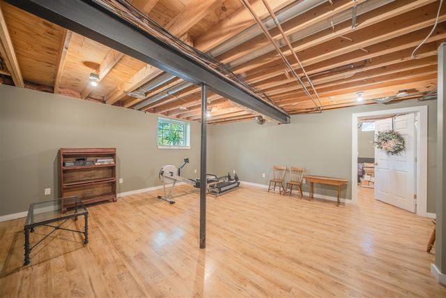 1083 Chestnut Lane, South Lyon, MI 48178