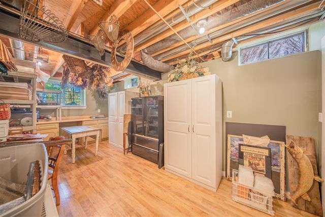 1083 Chestnut Lane, South Lyon, MI 48178