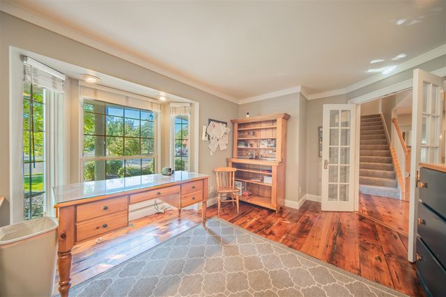 1083 Chestnut Lane, South Lyon, MI 48178
