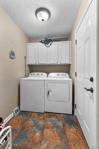218 Thomas Drive, Sikeston, MO 63801
