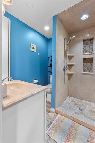 218 Thomas Drive, Sikeston, MO 63801