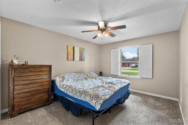 218 Thomas Drive, Sikeston, MO 63801
