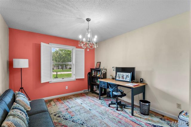 218 Thomas Drive, Sikeston, MO 63801