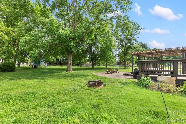 218 Thomas Drive, Sikeston, MO 63801