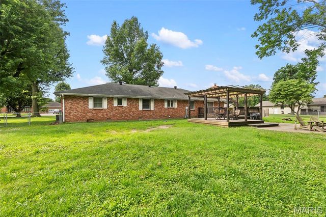 218 Thomas Drive, Sikeston, MO 63801
