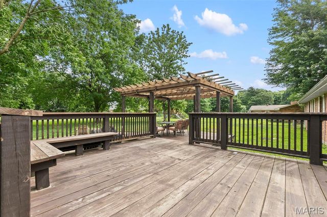 218 Thomas Drive, Sikeston, MO 63801