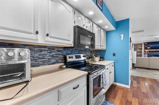 218 Thomas Drive, Sikeston, MO 63801