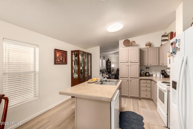 8601 N 103RD Avenue 51, Peoria, AZ 85345