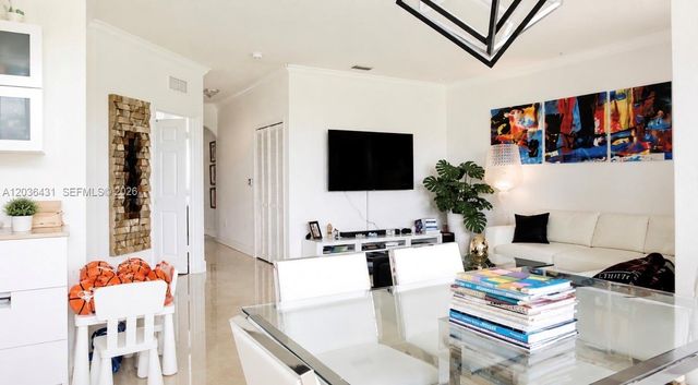 10012 NW 7th Street 111, Miami, FL 33172