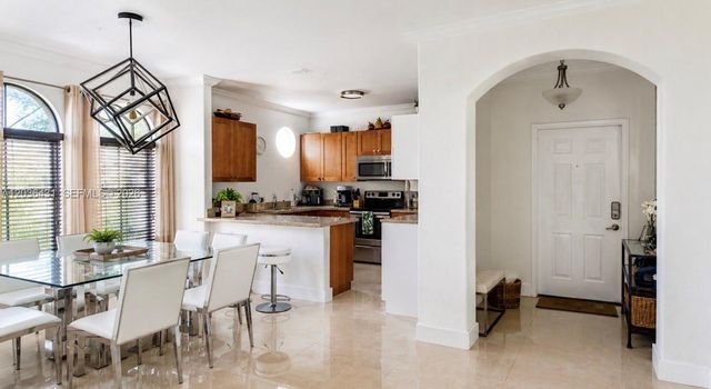 10012 NW 7th Street 111, Miami, FL 33172
