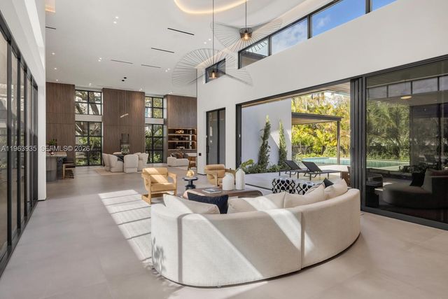 549 NE 95th St, Miami Shores, FL 33138