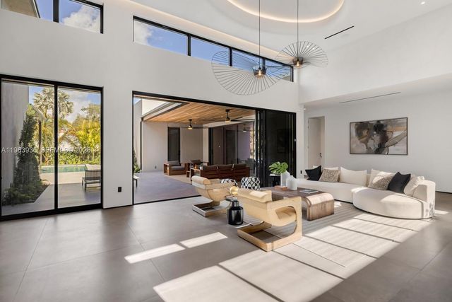 549 NE 95th St, Miami Shores, FL 33138