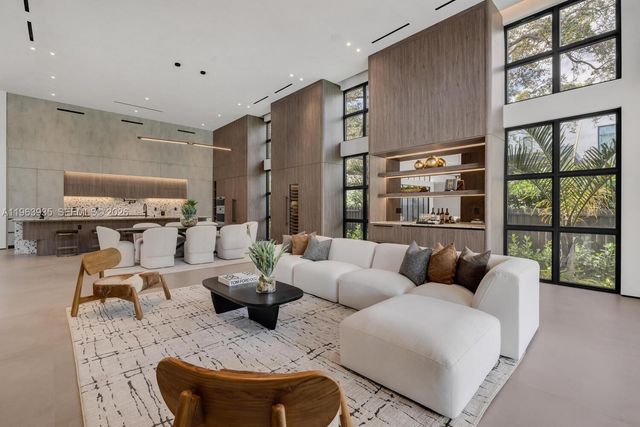 549 NE 95th St, Miami Shores, FL 33138