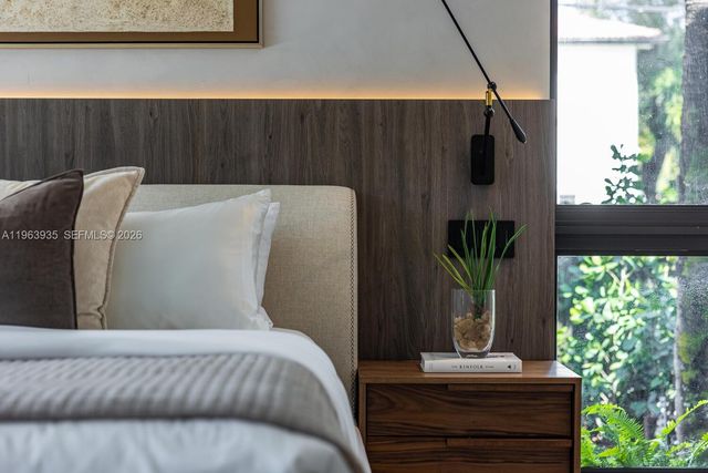 549 NE 95th St, Miami Shores, FL 33138