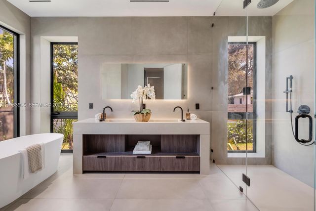 549 NE 95th St, Miami Shores, FL 33138