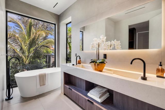 549 NE 95th St, Miami Shores, FL 33138