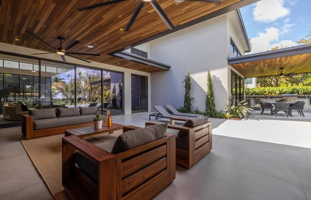 549 NE 95th St, Miami Shores, FL 33138