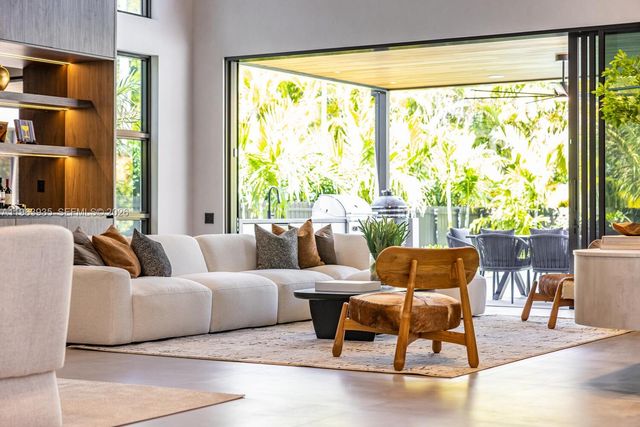 549 NE 95th St, Miami Shores, FL 33138