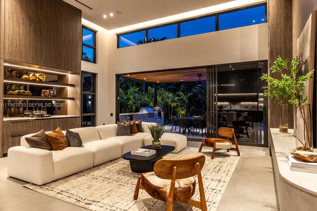 549 NE 95th St, Miami Shores, FL 33138