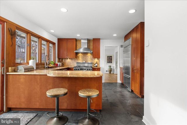 186 LAMBERT DR, Princeton, NJ 08540