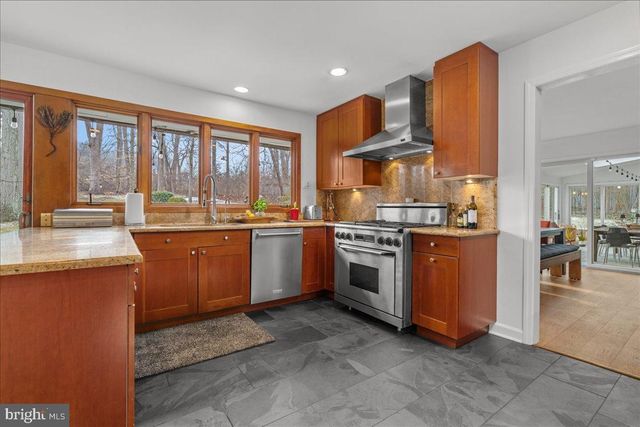 186 LAMBERT DR, Princeton, NJ 08540