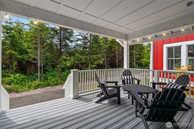 37 Elk Creek Loop, Pacific Beach, WA 98571