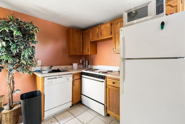 9-11 Dungeon Ave, Lynn, MA 01905