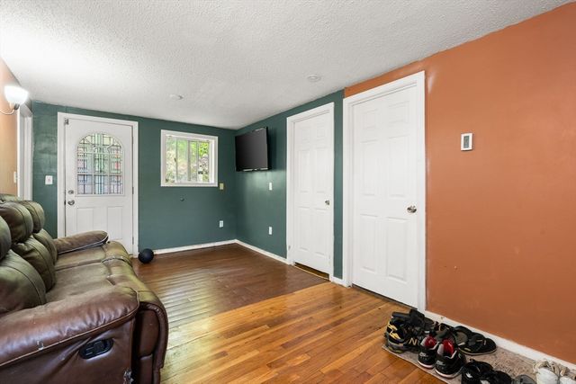 9-11 Dungeon Ave, Lynn, MA 01905