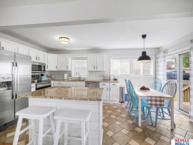 8603 Pine Court, Plattsmouth, NE 68048