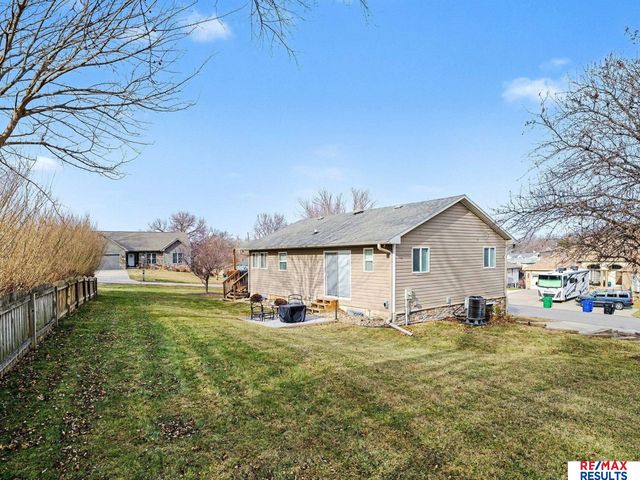 8603 Pine Court, Plattsmouth, NE 68048