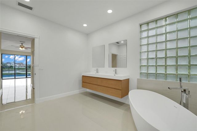 22281 Tupelo Pl, Boca Raton, FL 33428