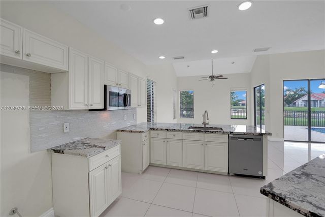 22281 Tupelo Pl, Boca Raton, FL 33428
