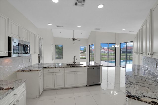 22281 Tupelo Pl, Boca Raton, FL 33428