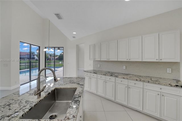 22281 Tupelo Pl, Boca Raton, FL 33428
