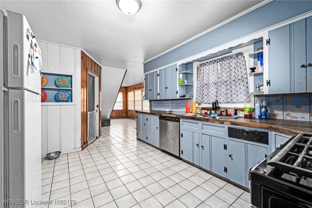 7 Bon Air Street, Van Buren, AR 72956