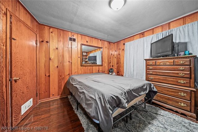 7 Bon Air Street, Van Buren, AR 72956