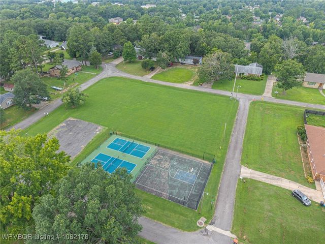 7 Bon Air Street, Van Buren, AR 72956