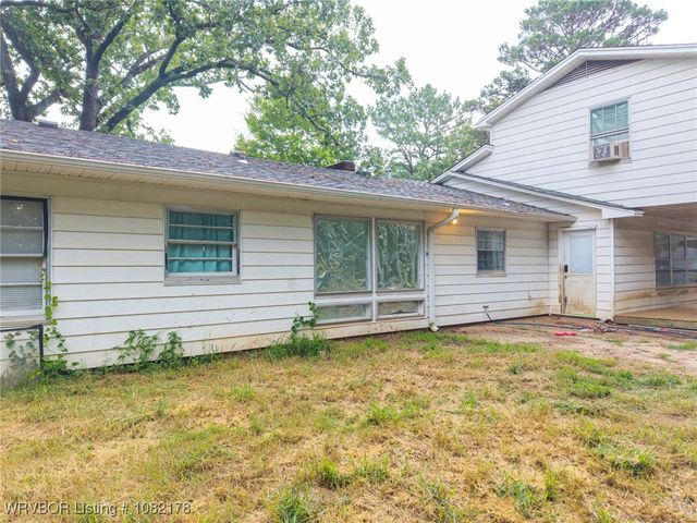 7 Bon Air Street, Van Buren, AR 72956