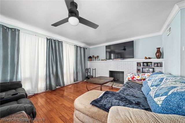 7 Bon Air Street, Van Buren, AR 72956